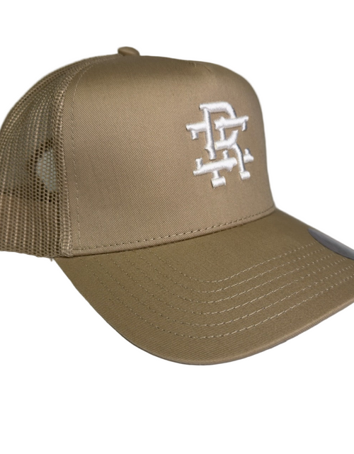 Load image into Gallery viewer, outer wear and tees
